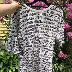 Oversized Balenciaga T-Shirt- Designer!
